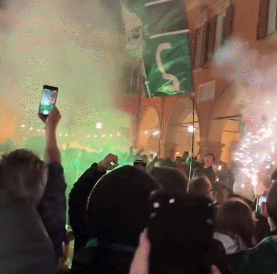 2-2战平让4万小城狂欢，125年老店重返意甲：首支升级队