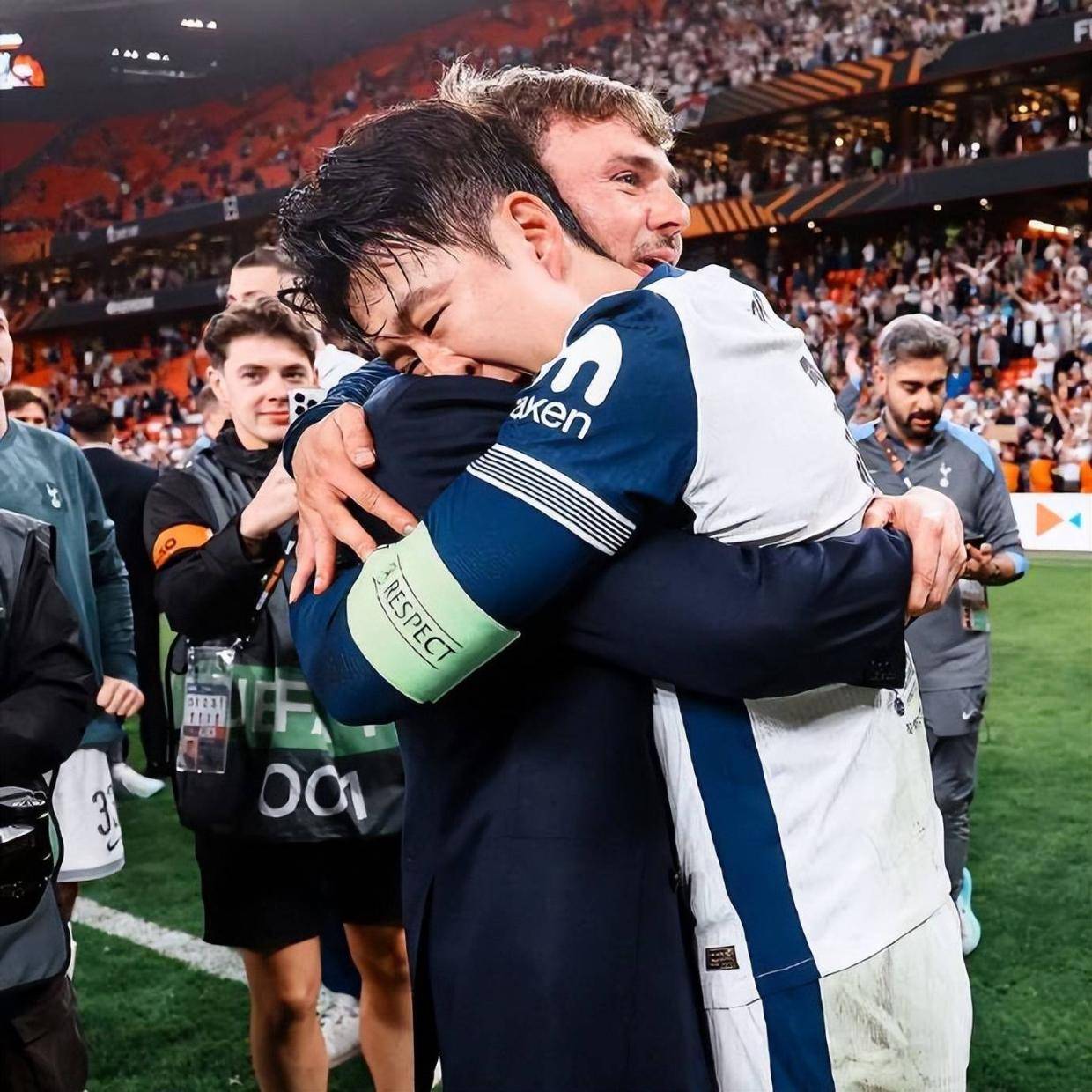 欧联杯热刺1比0曼联，破冠军荒战术对路，阿莫林应变不利将帅失和