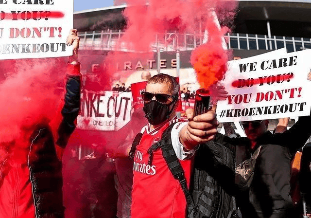 欧超背后的斗争，英超六队被罚2200万磅，却为何集体认怂？